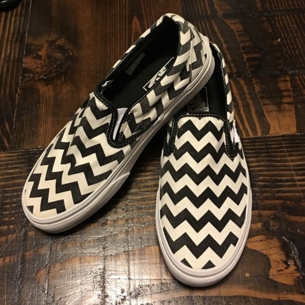 Vans - Classic Slip-On Shoe Chevron EUC